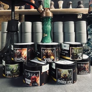 🖤 Dozaj Black je tady! 🖤 Prémiová řada tabáků, která přináší výraznější sílu a plné chutě, teď dostupná i u nás. 🌑💨 🍓...